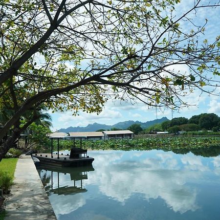 Ploy Resort Kanchanaburi Luaran gambar